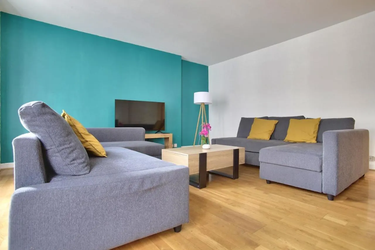 2 Bedrooms Tour Eiffel Breteuil París