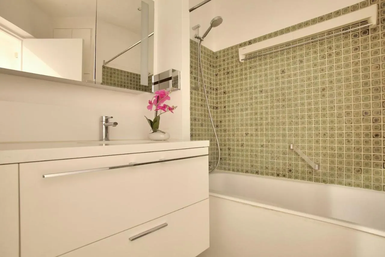 2 Bedrooms Tour Eiffel Breteuil París Francia