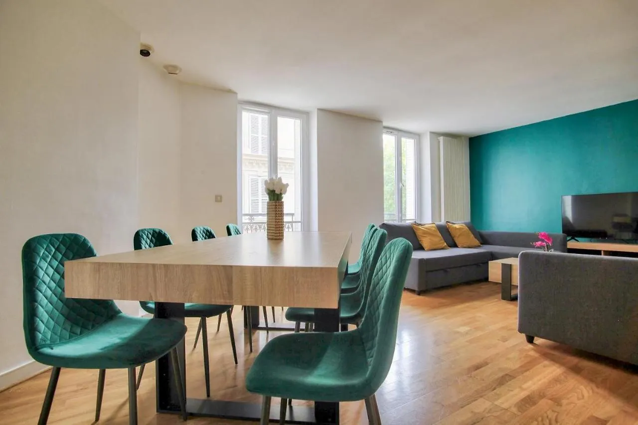 Apartment 2 Bedrooms Tour Eiffel Breteuil Paris